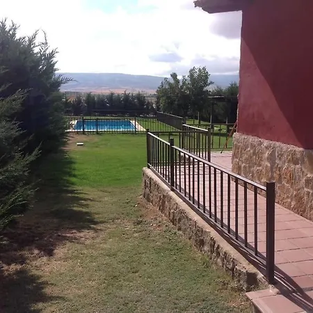Nido Con Jacuzzi Y Piscina Privada Y 1.100m2 La Serrada